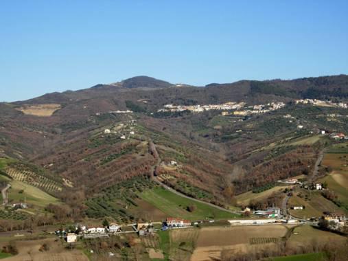 I Valloni San Leo (a sinistra) e Fontanelle nel territorio di Carife