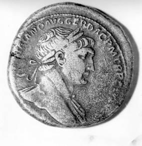 Villa Romana di Piano d’Occhio: La moneta dell’Imperatore Traiano (Lato A )