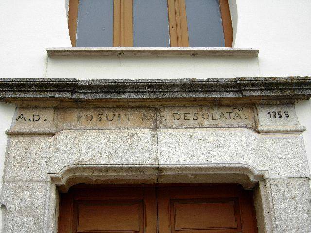 PORTALE DELL’ADDOLORATA (PARTICOLARE DELL’ARCHITRAVE) “POSE ME ADDOLORATA – ANNO DEL SIGNORE 1755”
