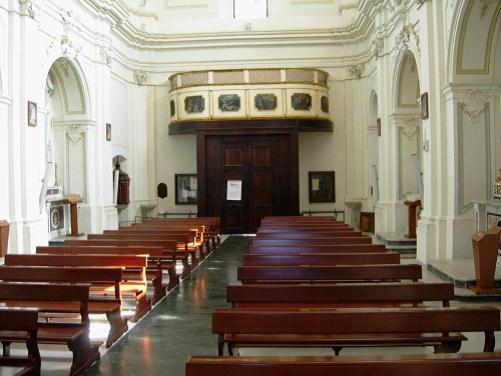 La navata della Collegiata S. Giovanni Battista