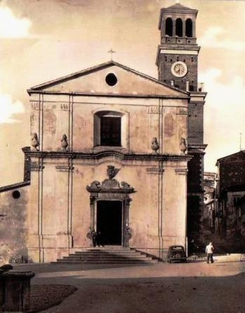 La Chiesa Collegiata in una cartolina del secolo scorso